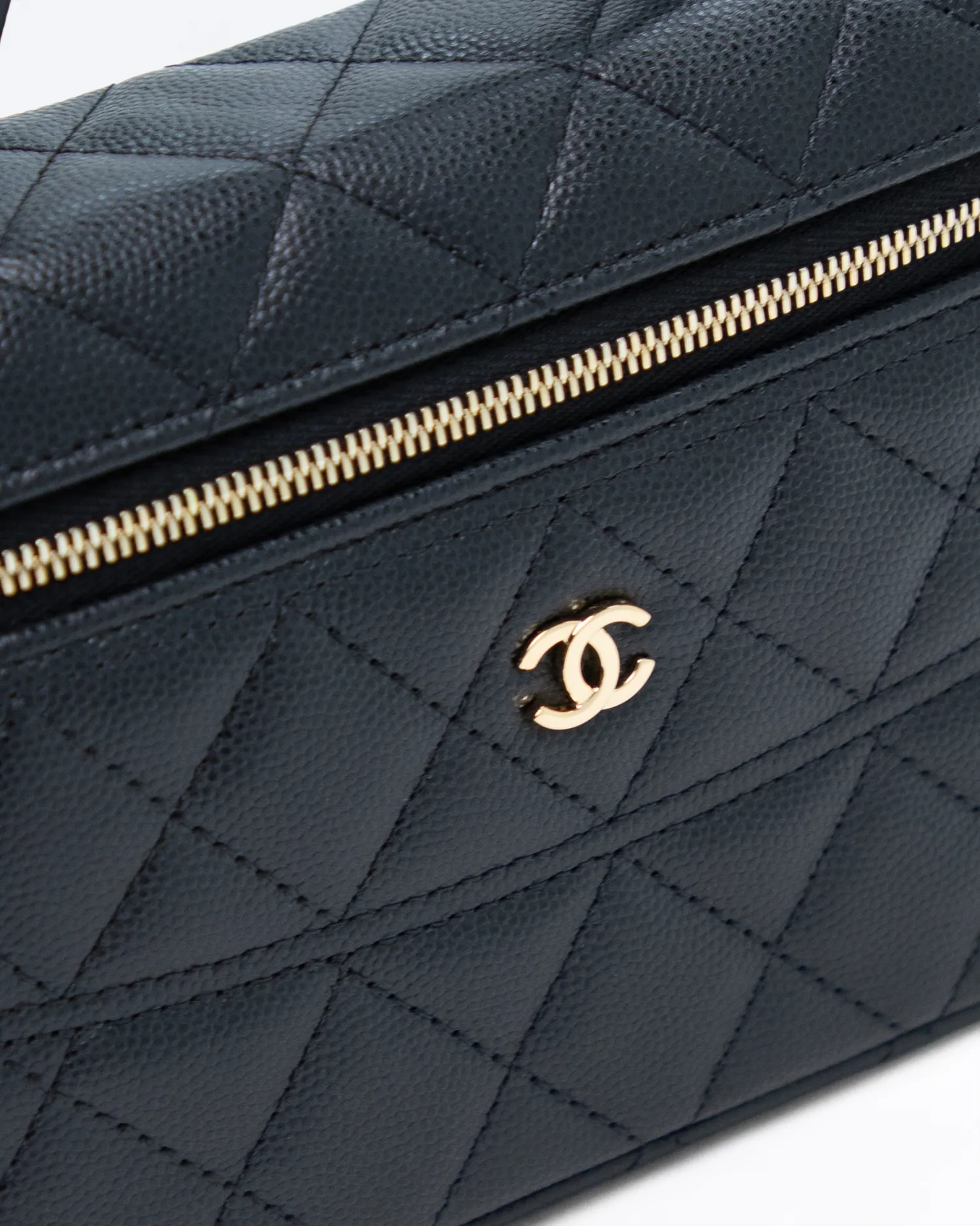 Caviar Slim Vanity Case with Chain