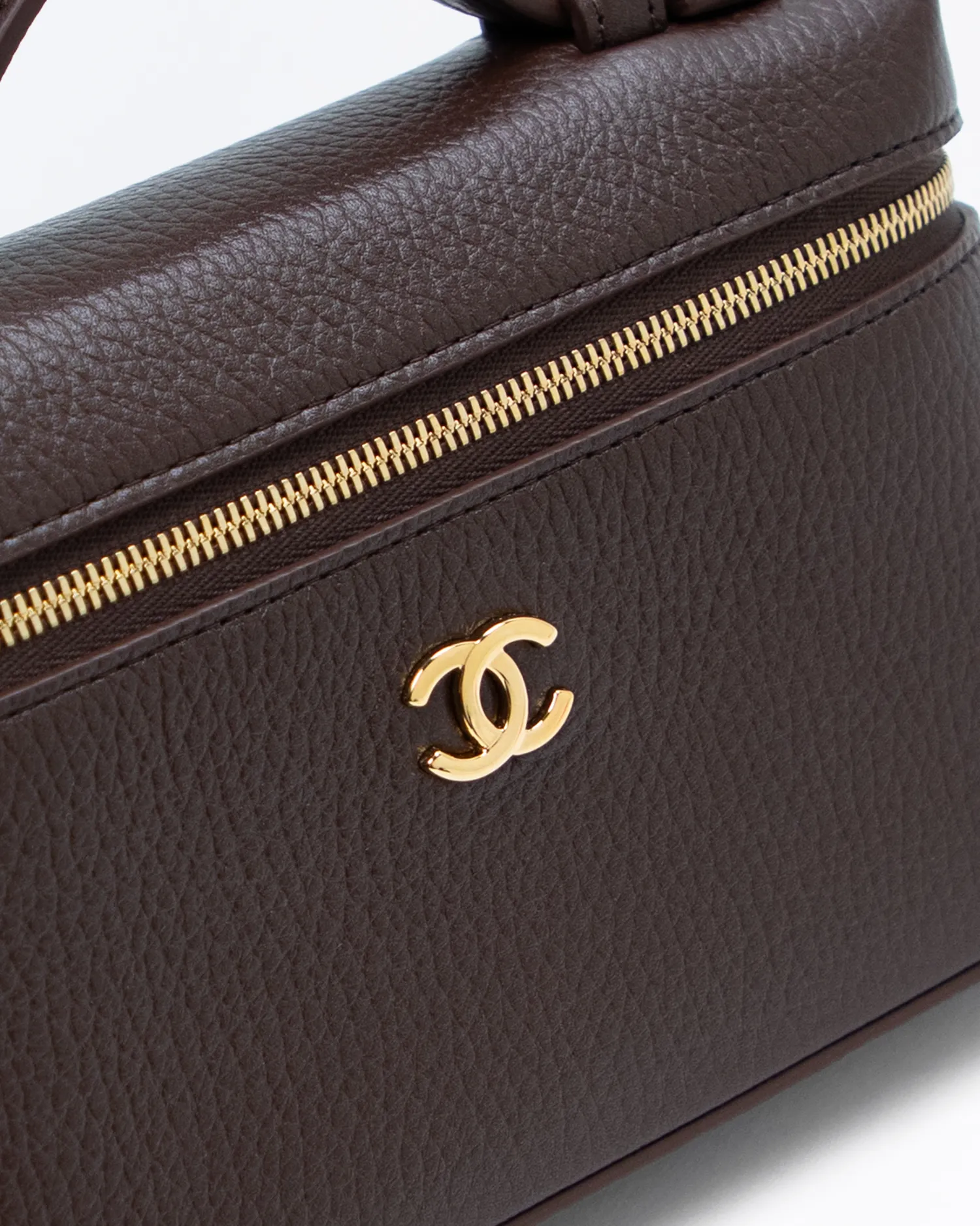 Caviar Slim Vanity Case with Chain