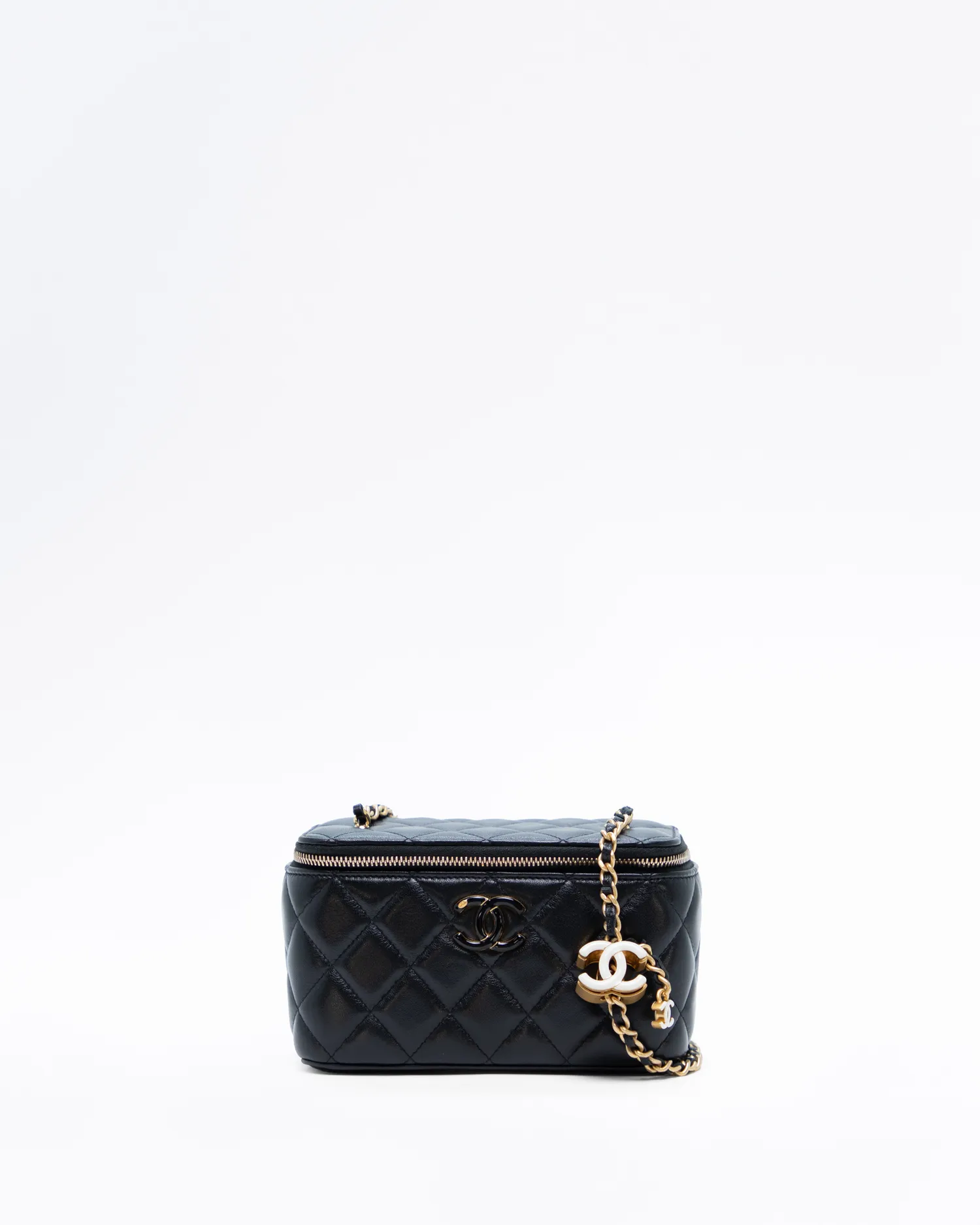 Enamel CC Pearl Crush Vanity with Chain