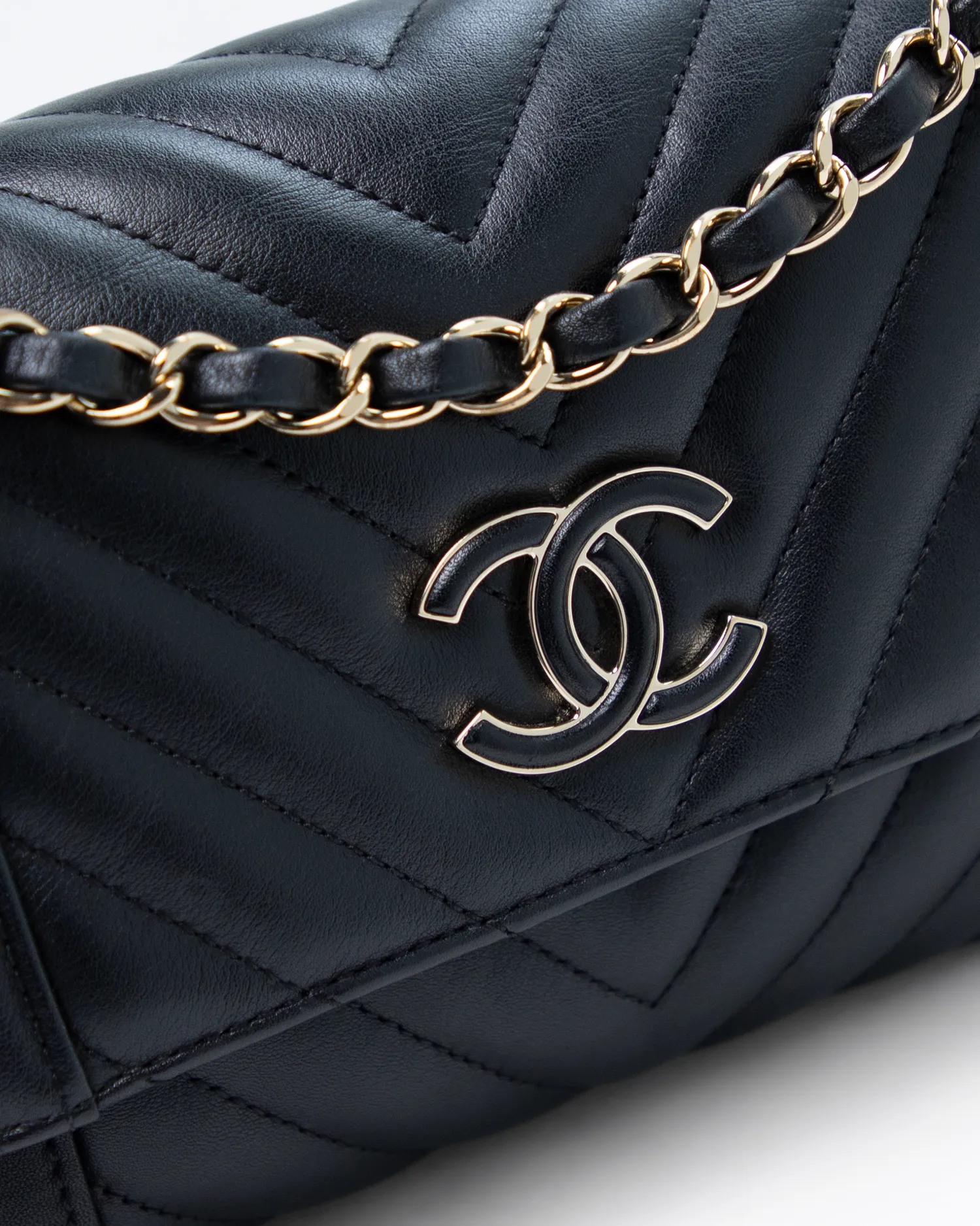 Chevron Daily Small Flap Bag