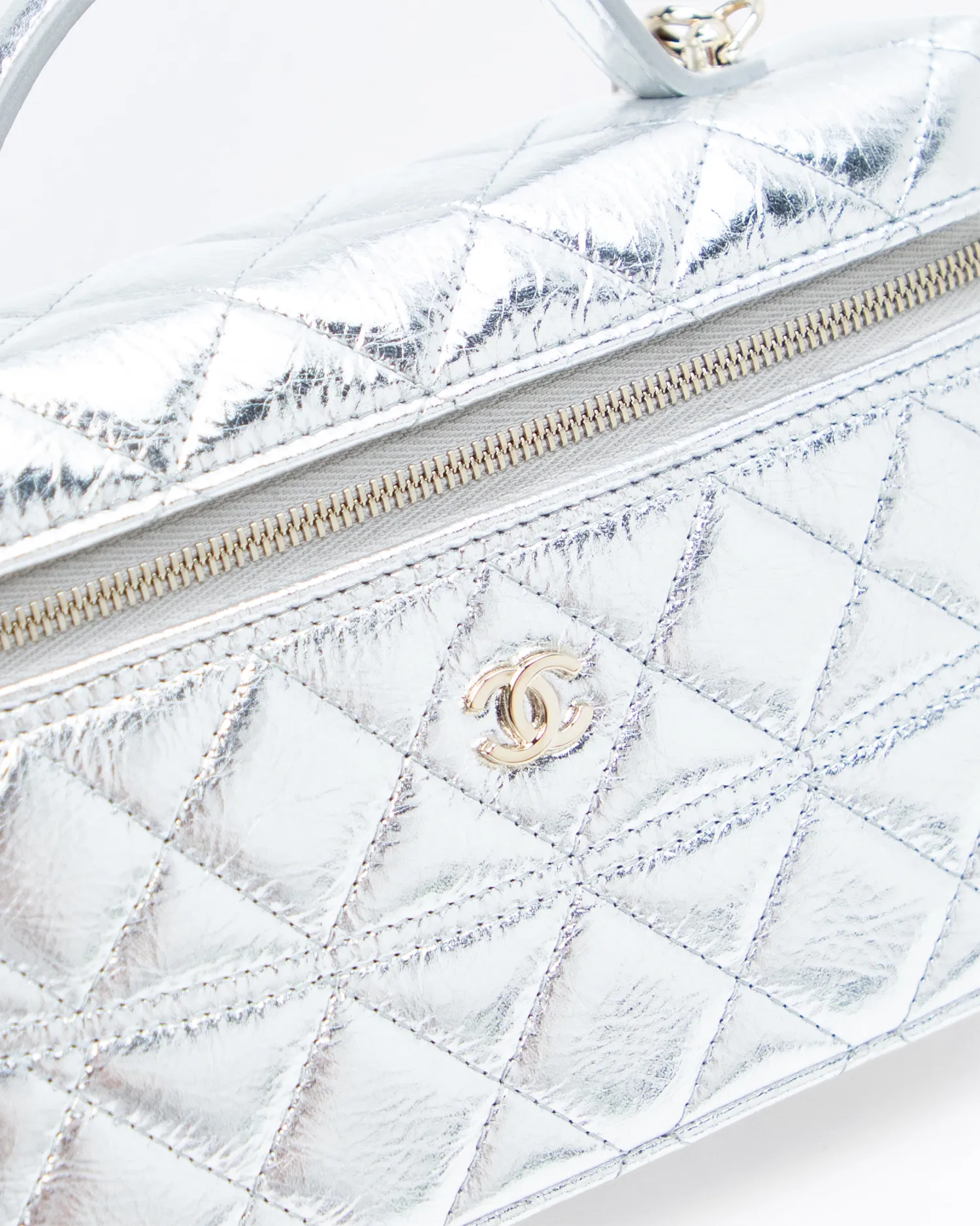 Metallic Slim Vanity Case with Chain