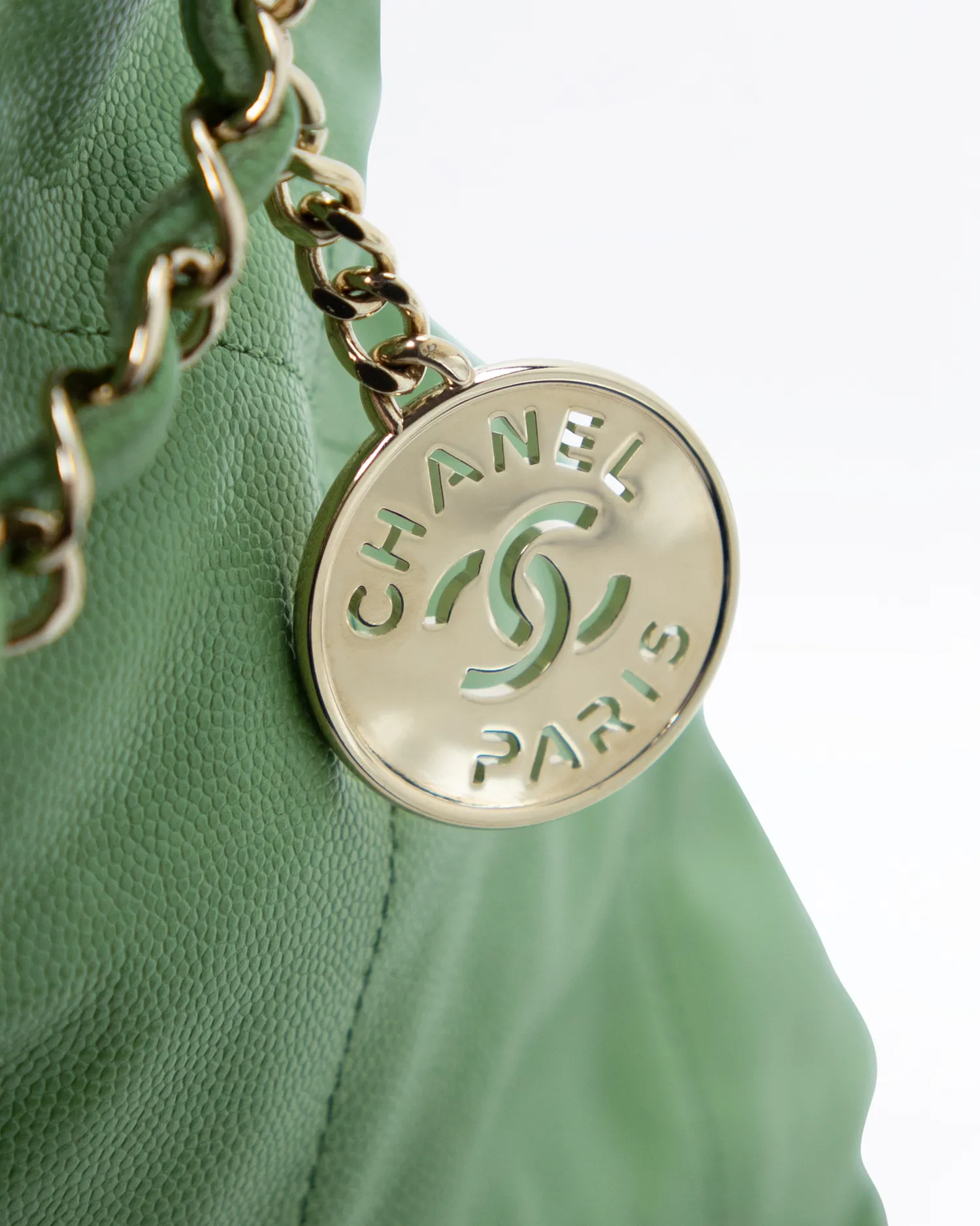 Chanel 22 Handbag