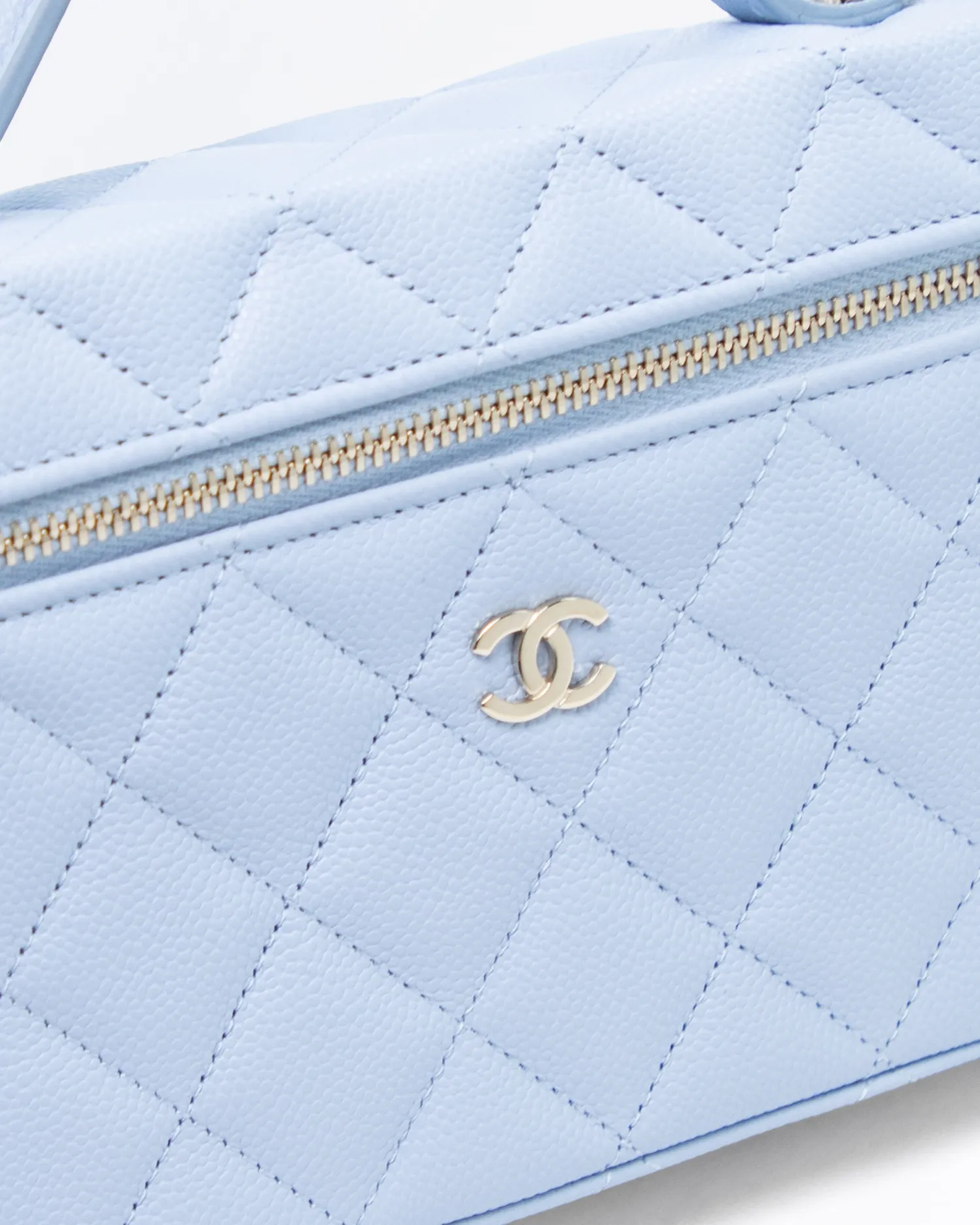 Caviar Slim Vanity Case with Chain