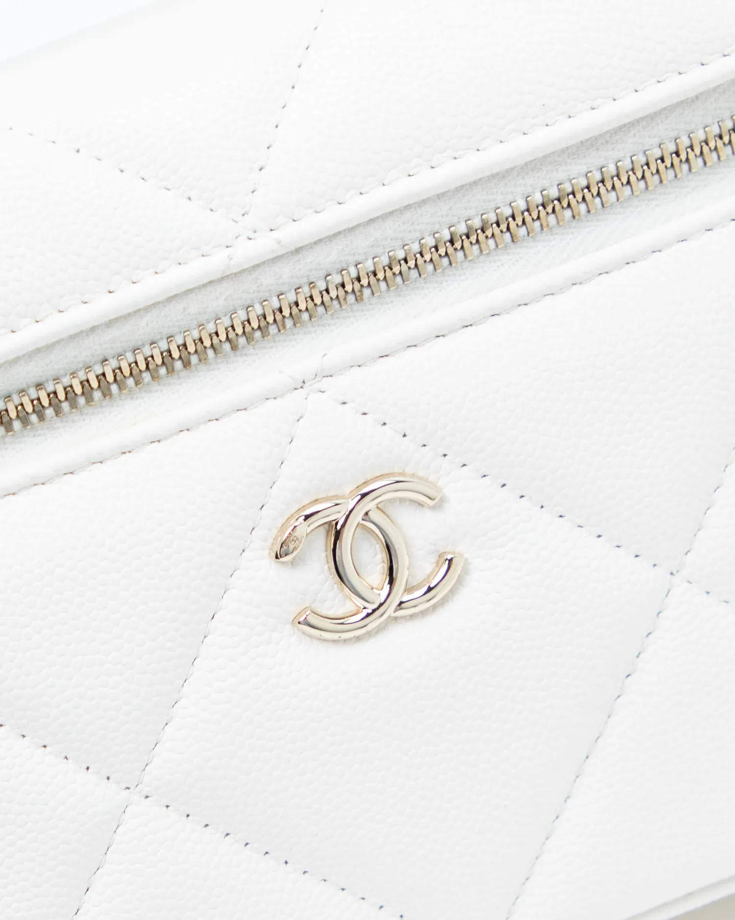 Caviar Slim Vanity Case with Chain