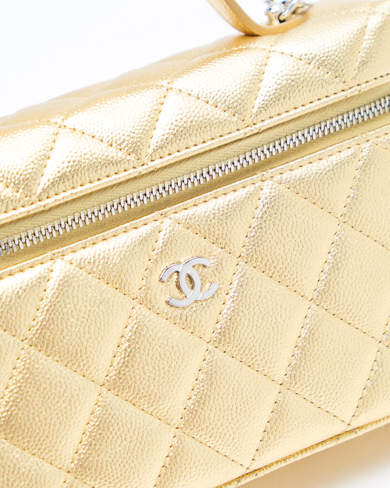 Caviar Slim Vanity Case with Chain