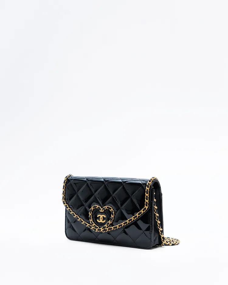Alternate view angle of Patent Heart Chain Wallet on a Chain