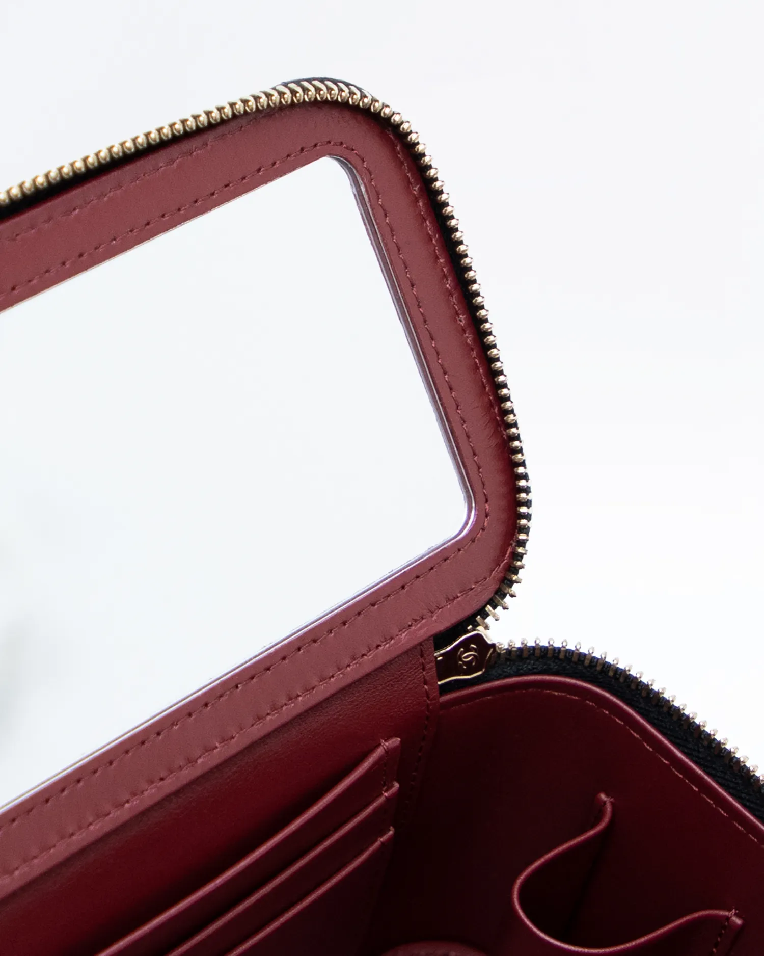 Perfect Fit Vanity Case with Chain
