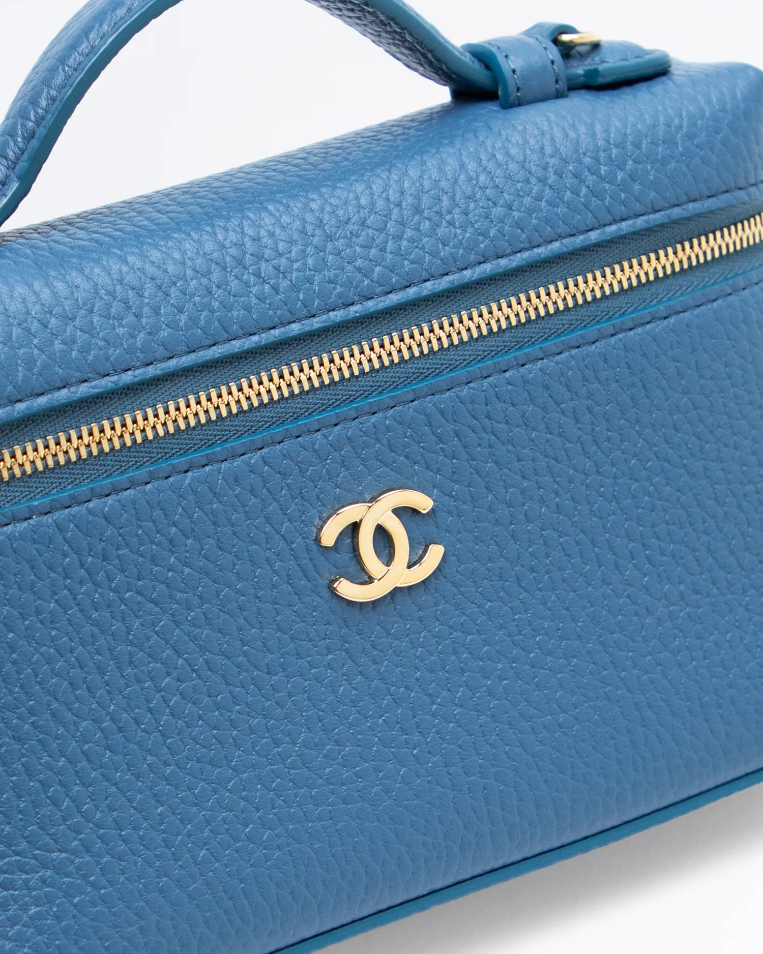 Caviar Slim Vanity Case with Chain