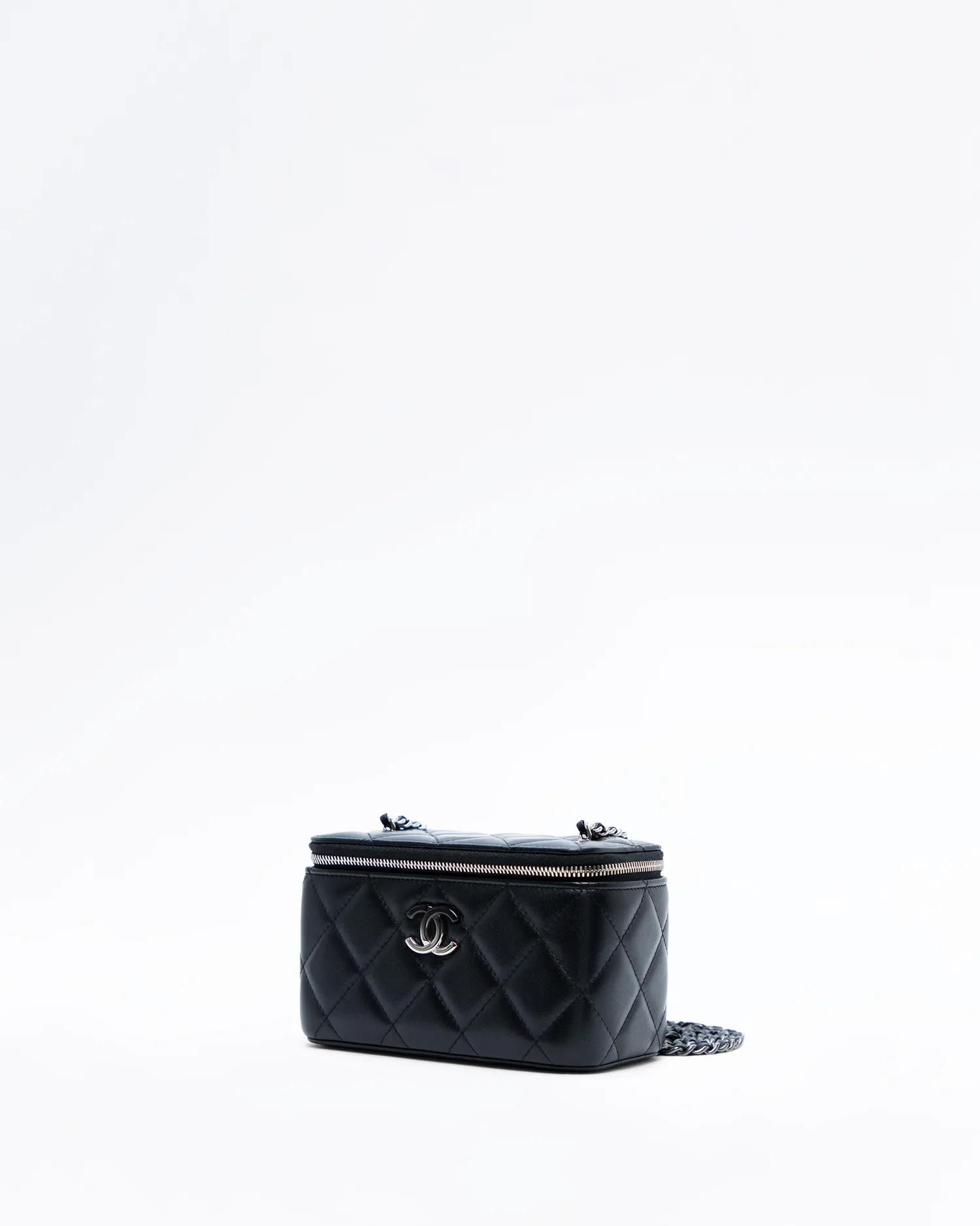 Gradient Lacquered Classic Vanity with Chain