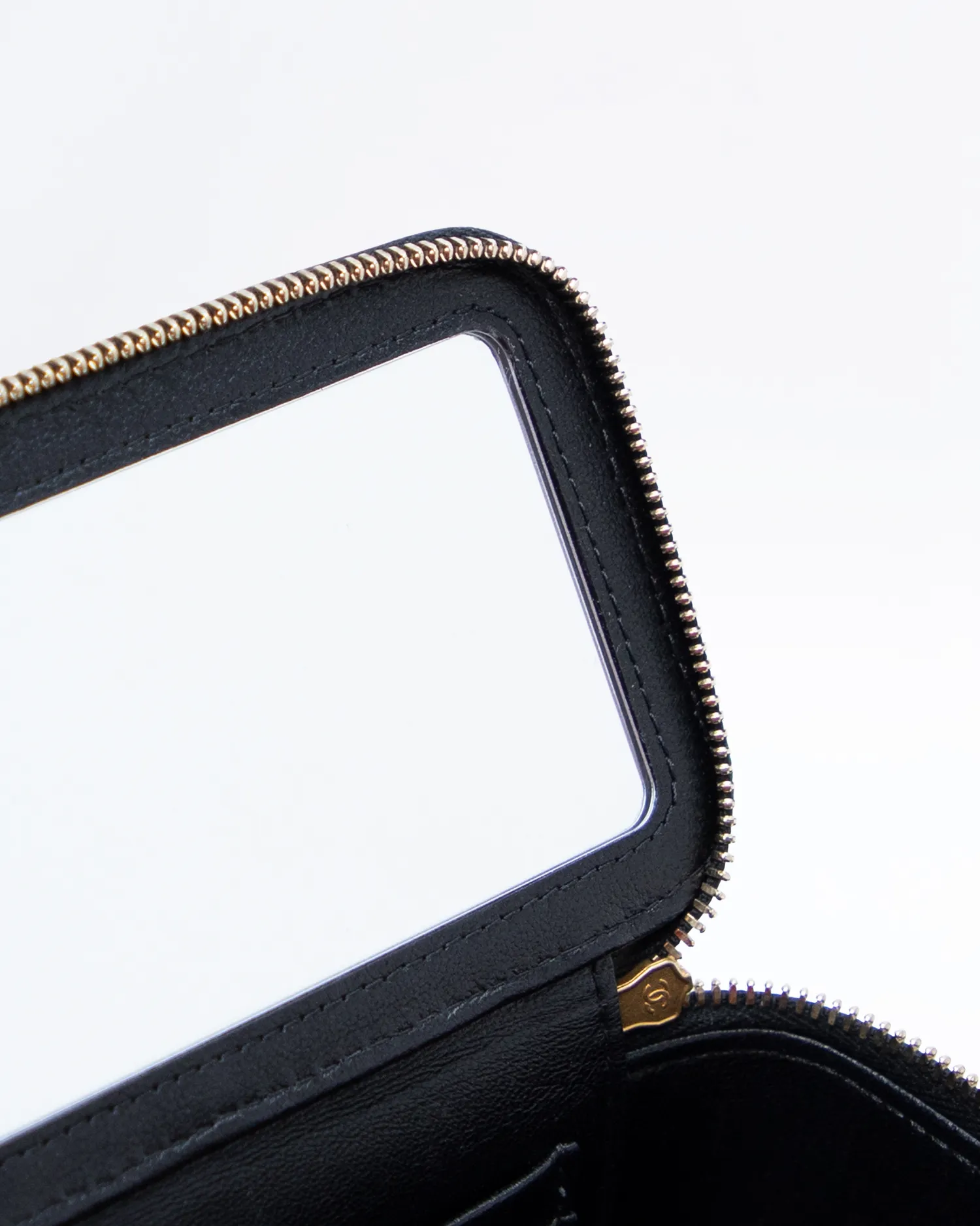Caviar Multi Chain Classic Vanity with Chain