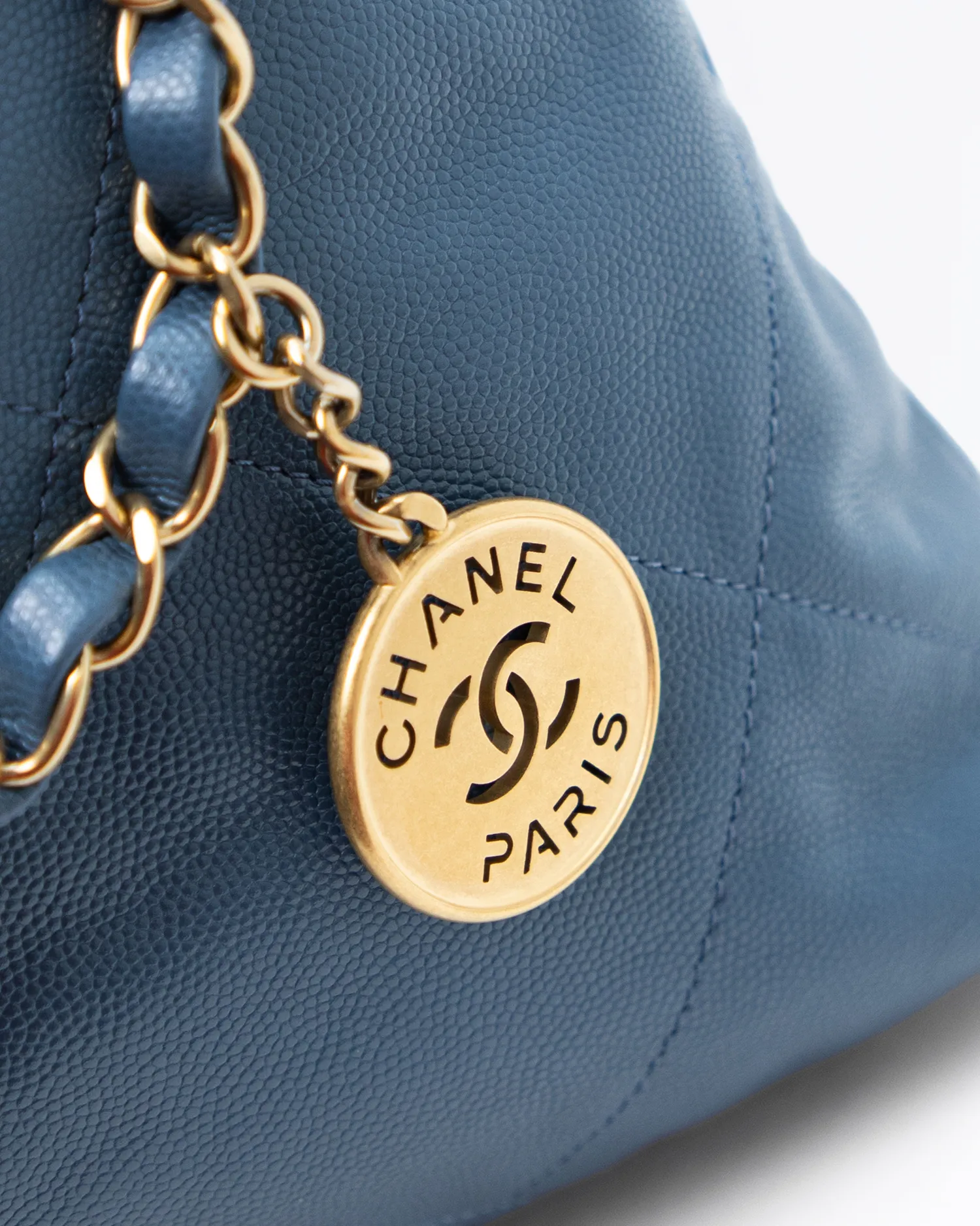 Chanel 22 Handbag