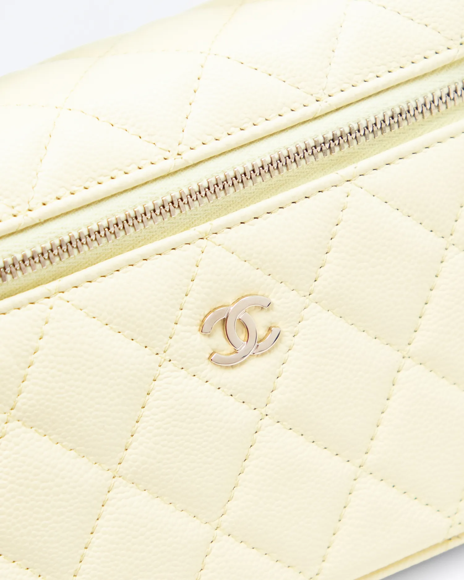 Caviar Slim Vanity Case with Chain