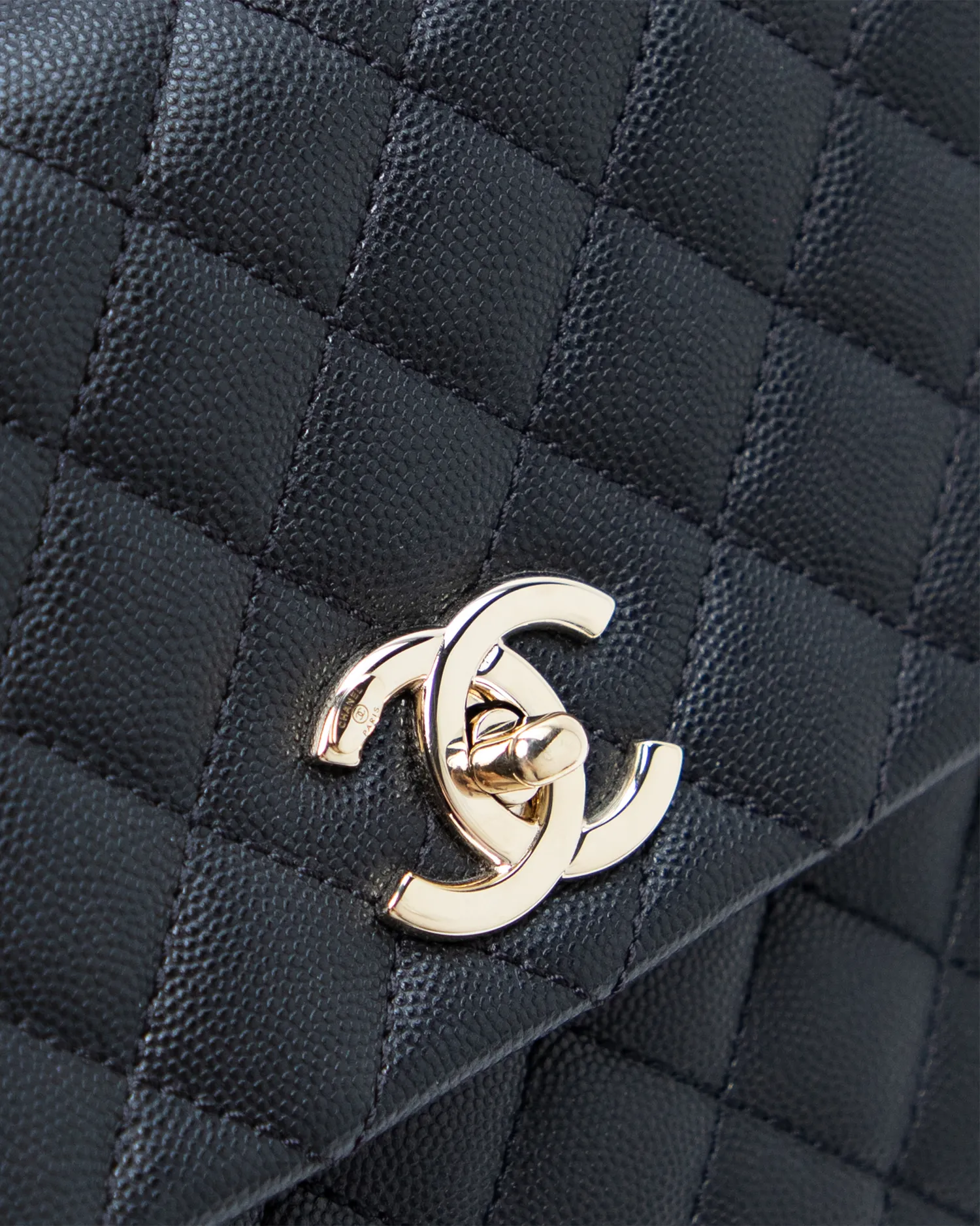 Caviar Medium Coco Handle Bag