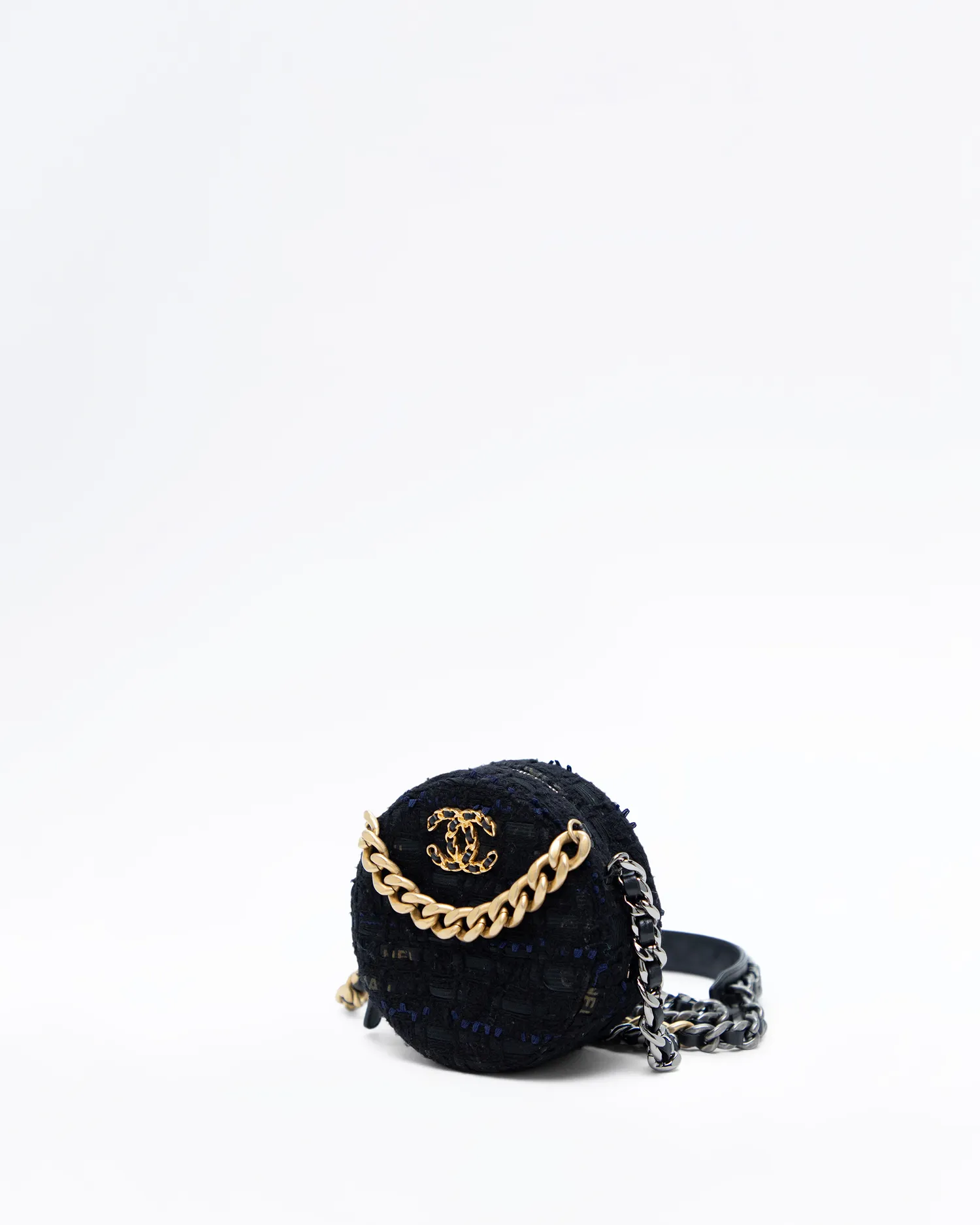Tweed Chanel 19 Round Mini Pouch
