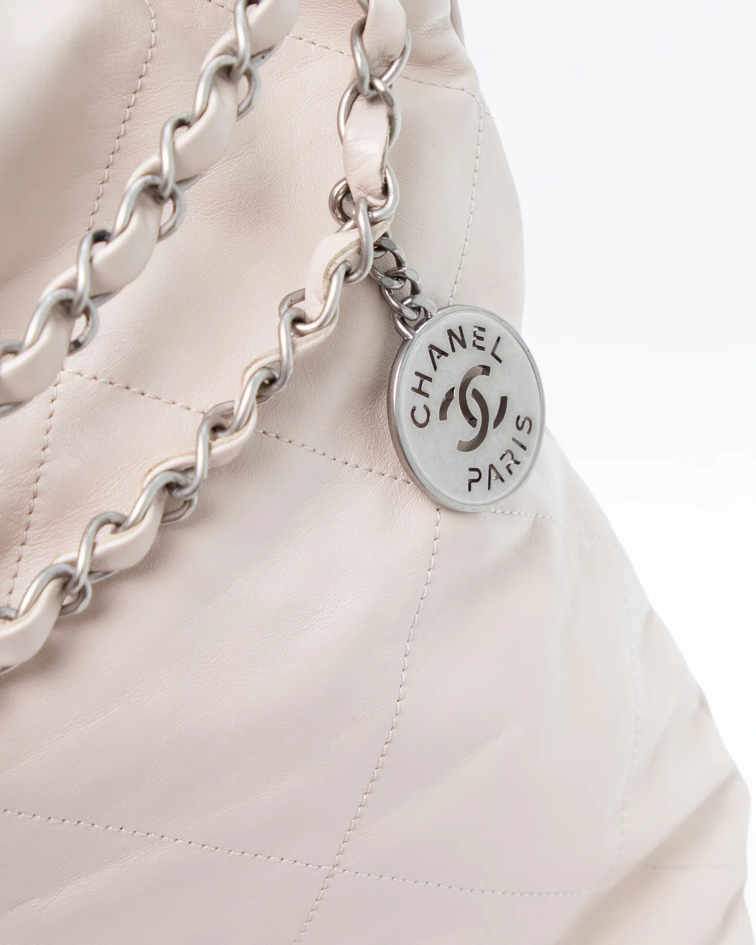 Chanel 22 Handbag