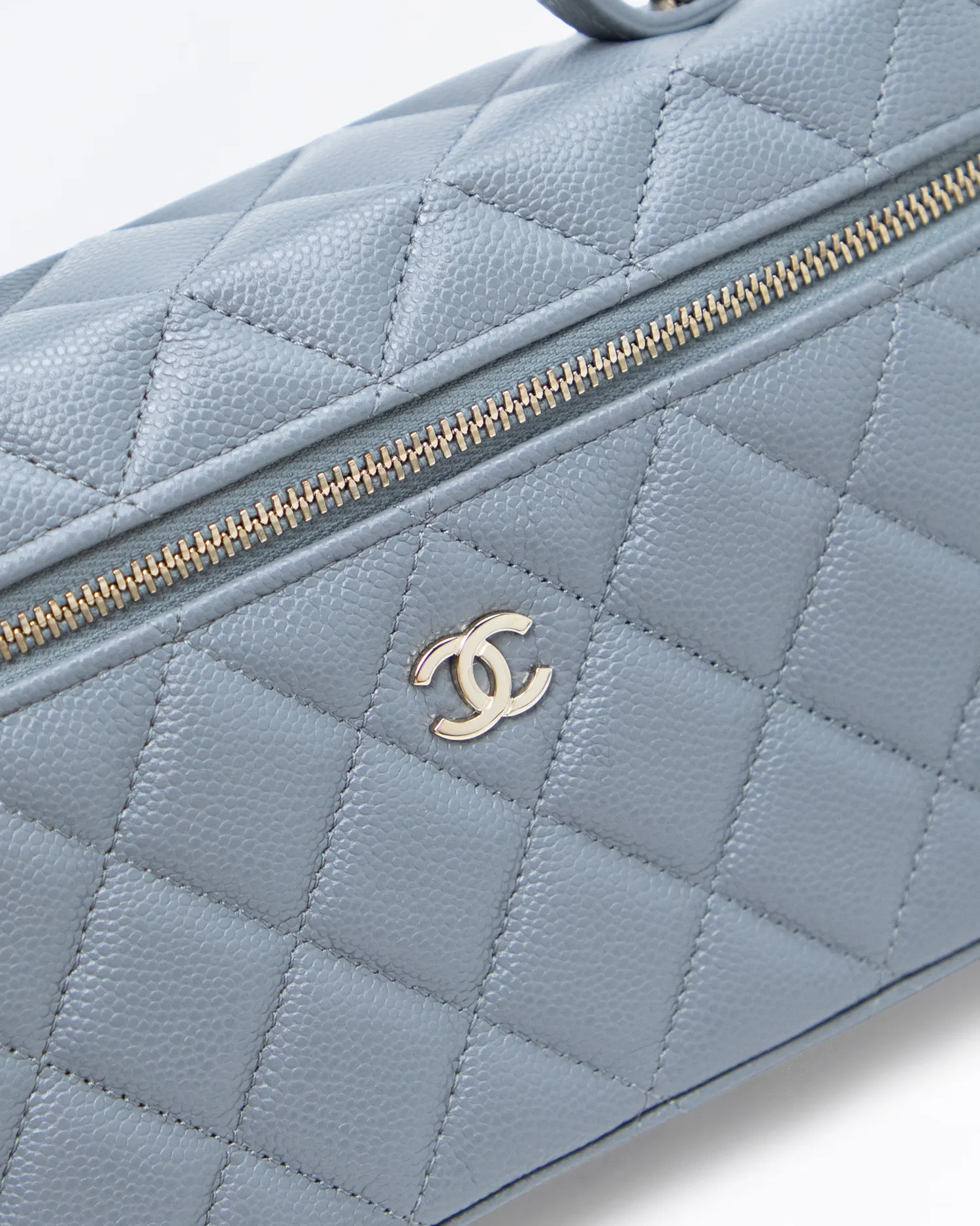 Caviar Slim Vanity Case with Chain