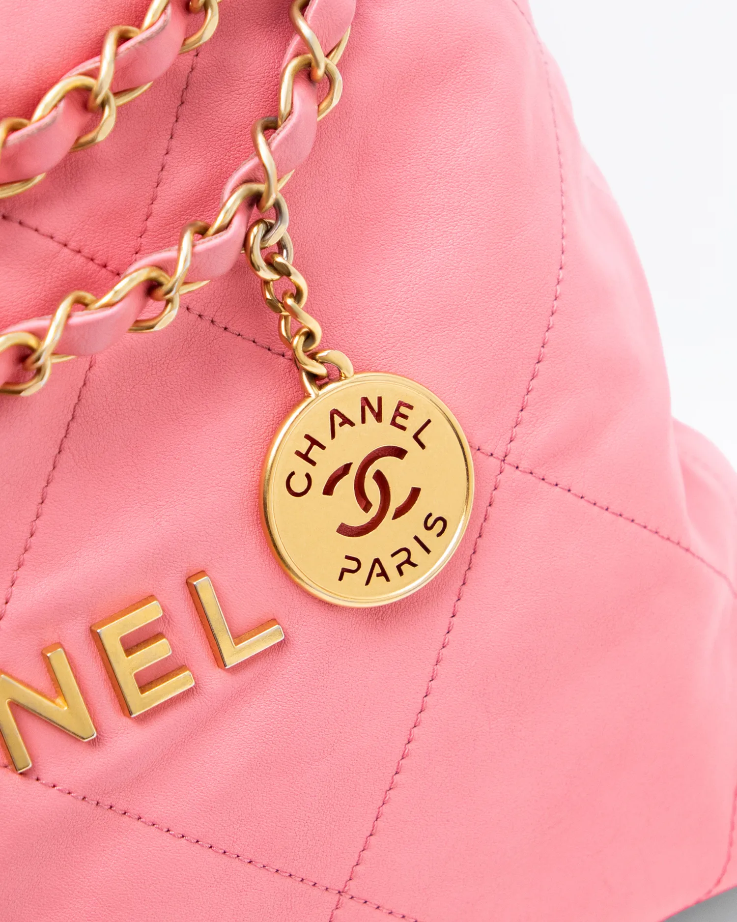 Chanel 22 Handbag