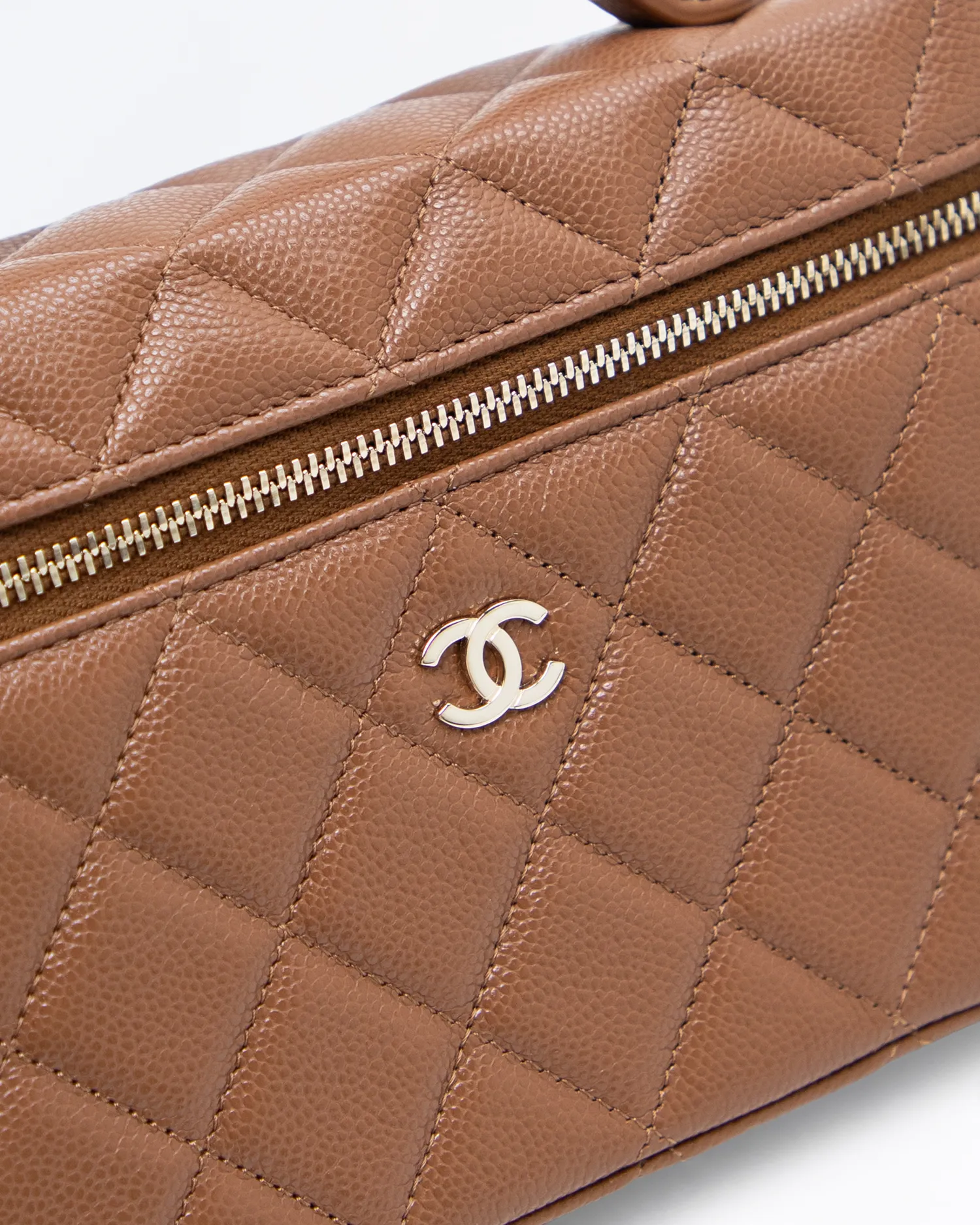 Caviar Slim Vanity Case with Chain