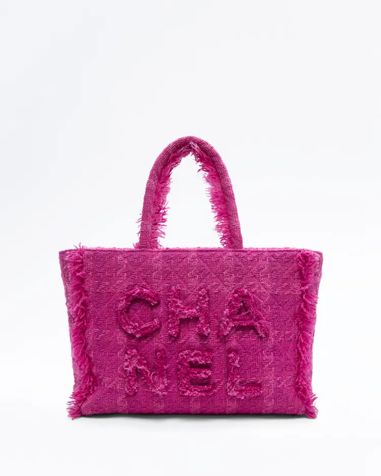 Tweed Giant Logo Medium Shopping Tote