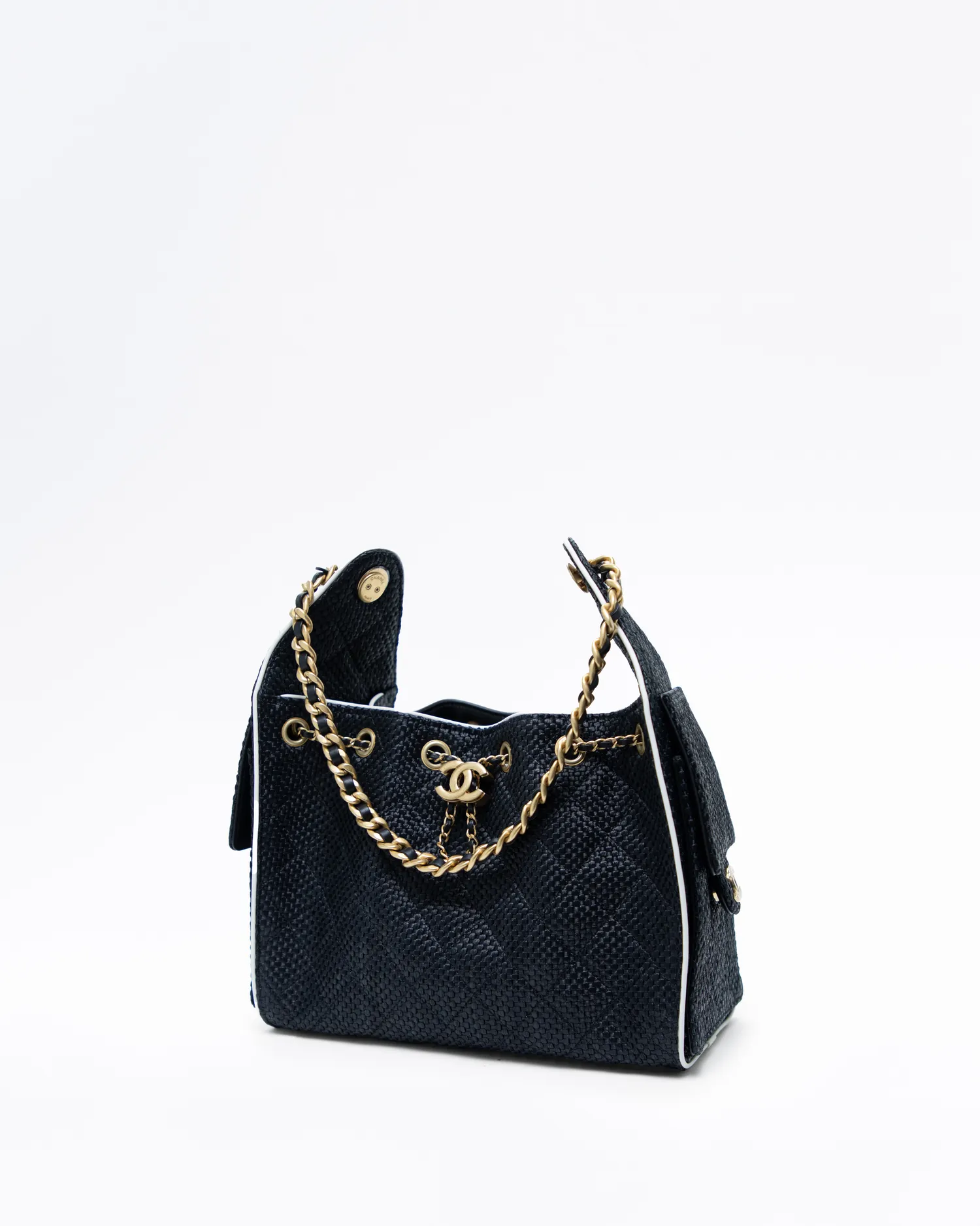Raffia Chanel 25 Small Handbag