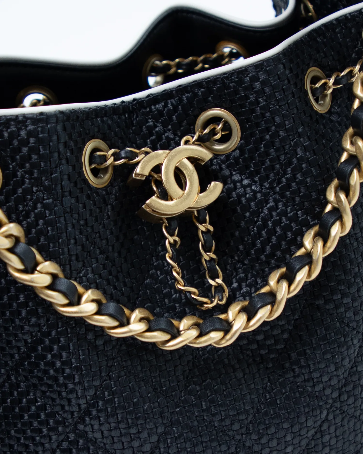Raffia Chanel 25 Small Handbag