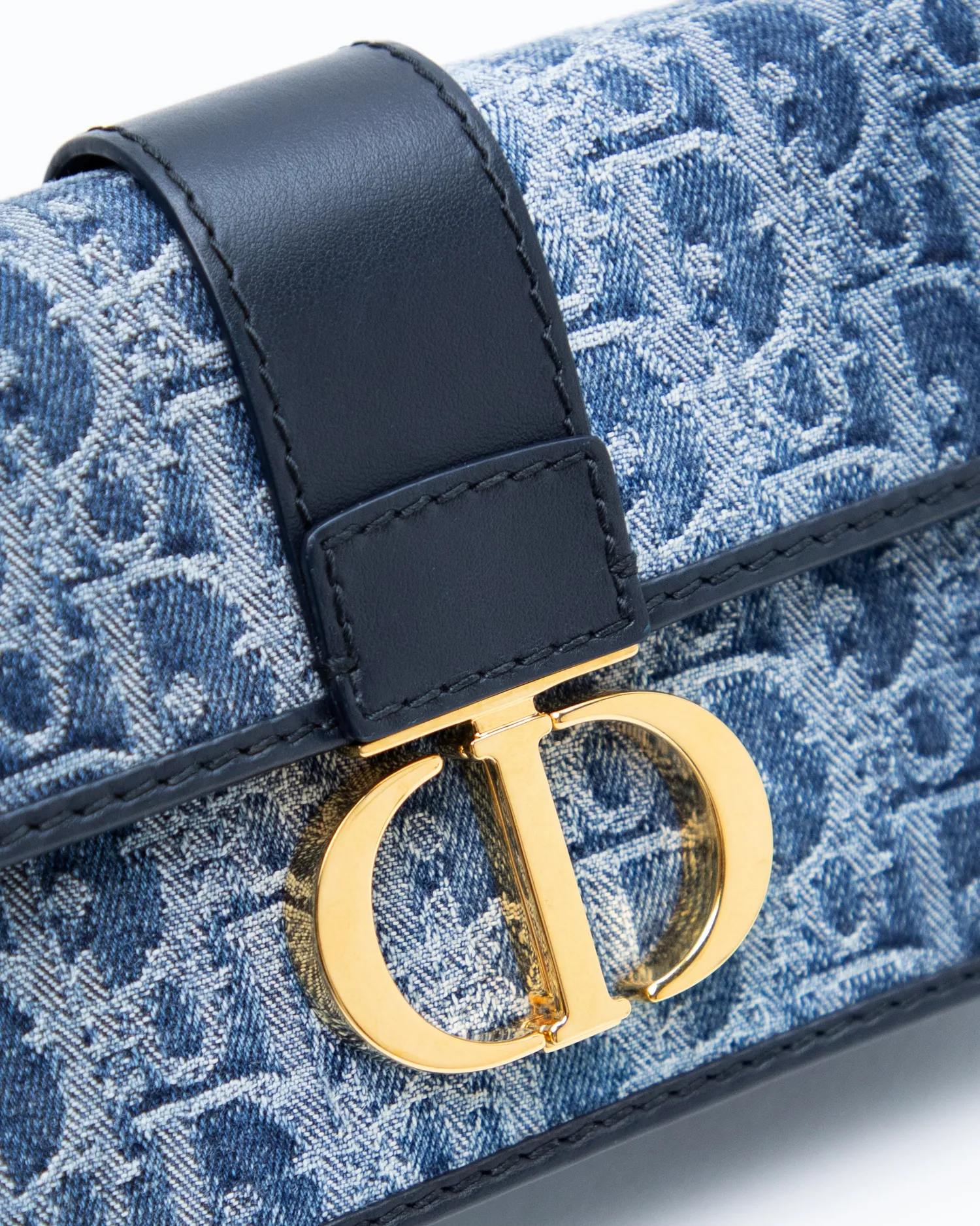 Denim Oblique 30 Montaigne East-West Chain Bag