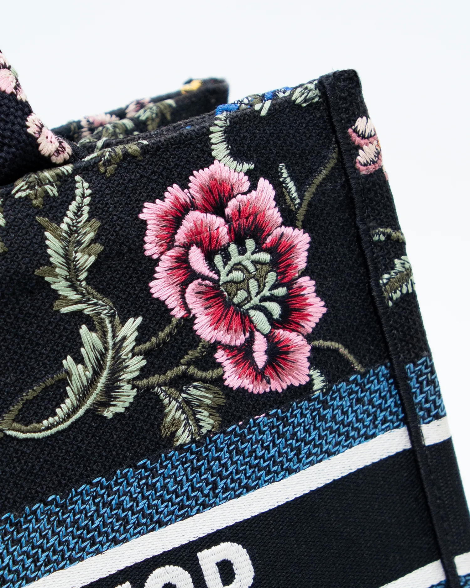 Petites Fleurs Medium Book Tote