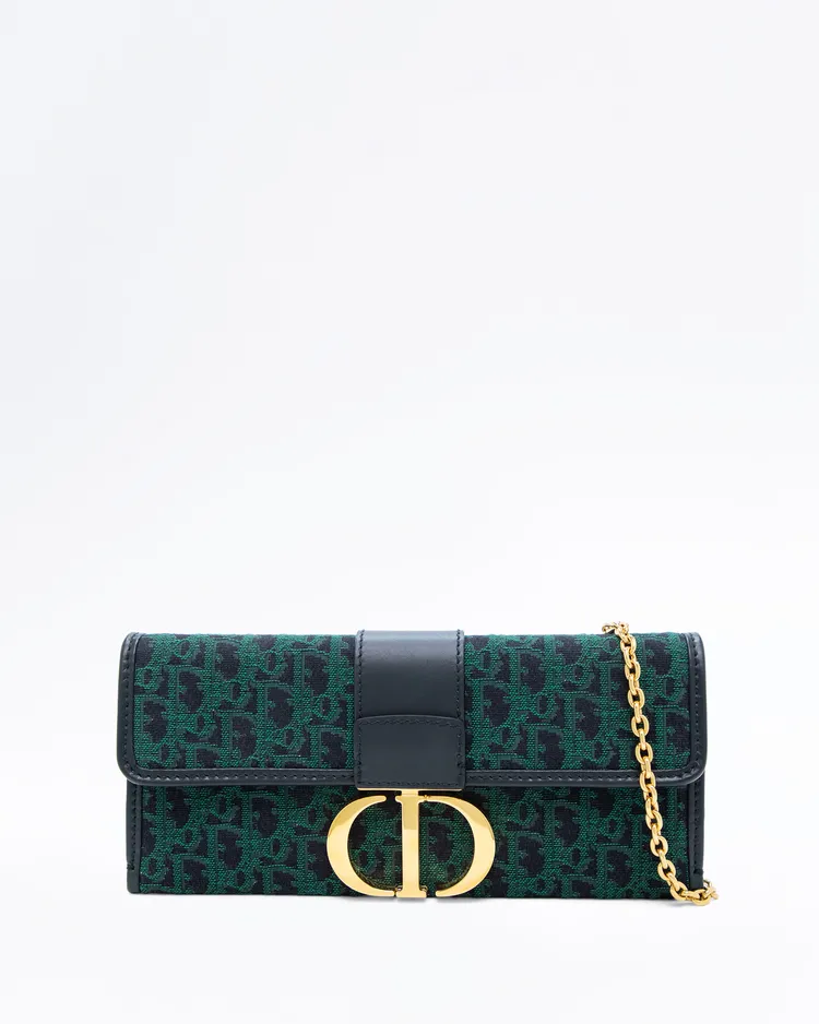 30 Montaigne Chain Pouch