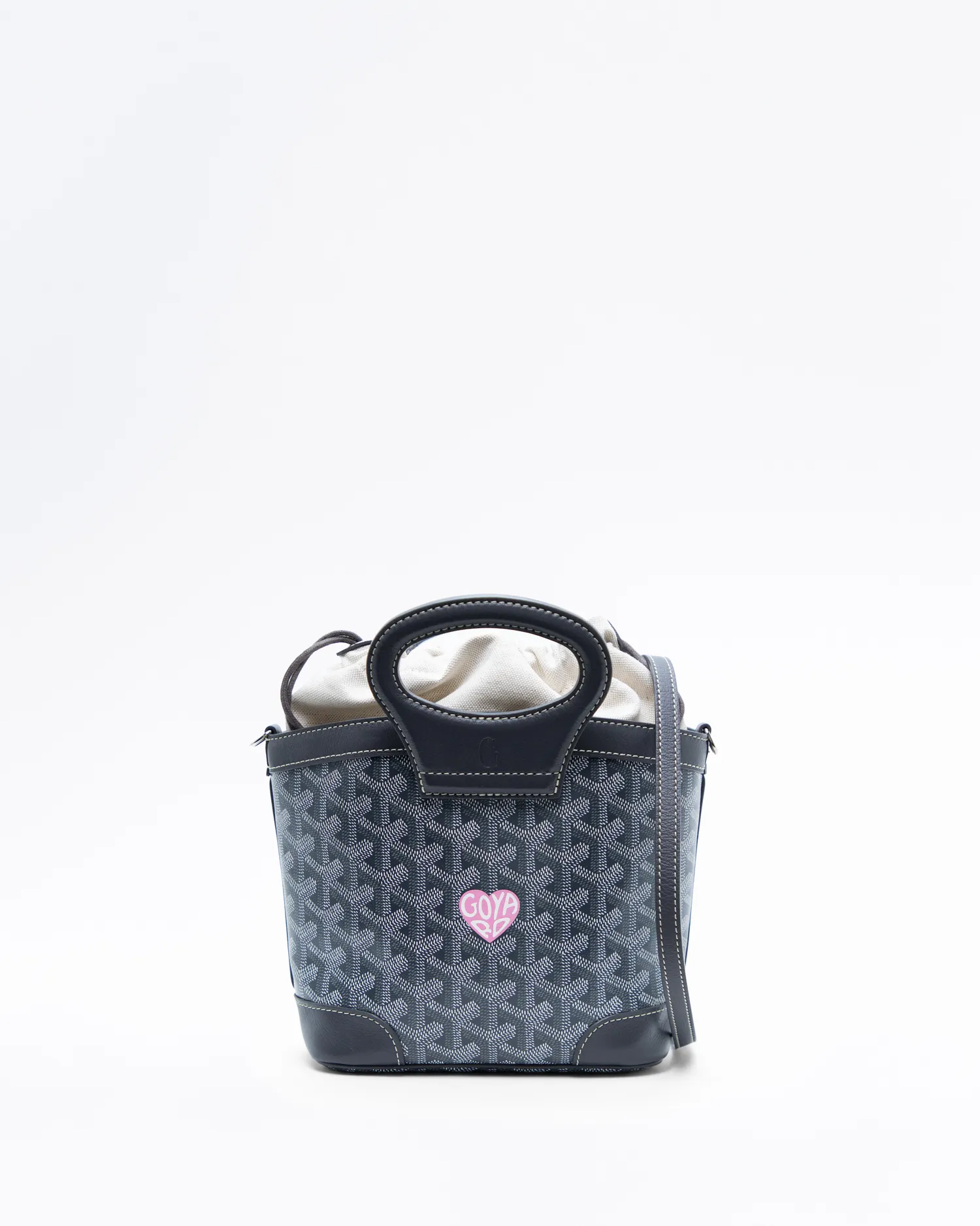 Coeur Goyardine Mini Beluga Bag
