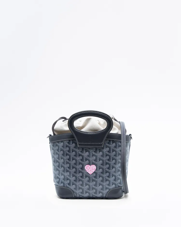 Coeur Goyardine Mini Beluga Bag