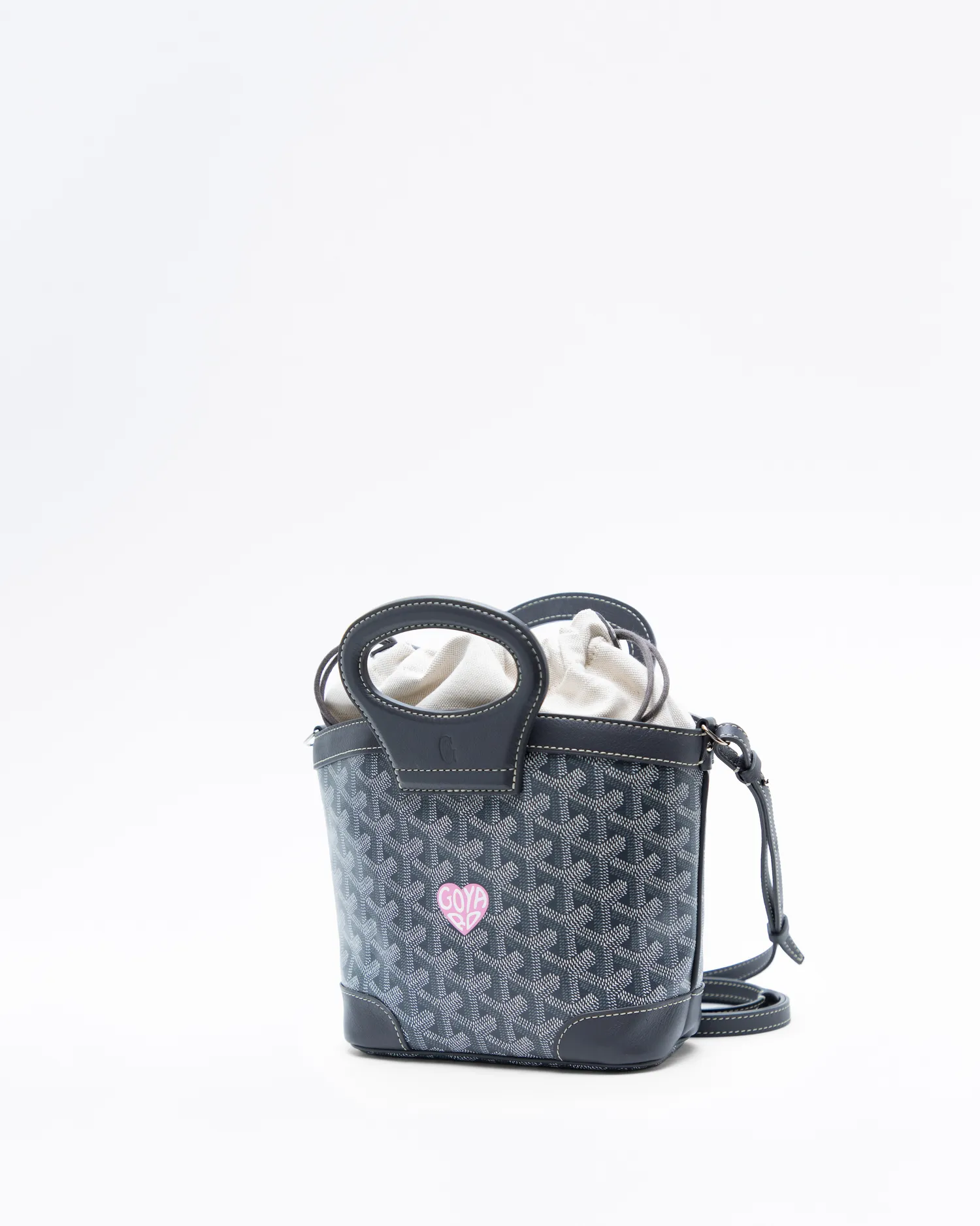 Coeur Goyardine Mini Beluga Bag