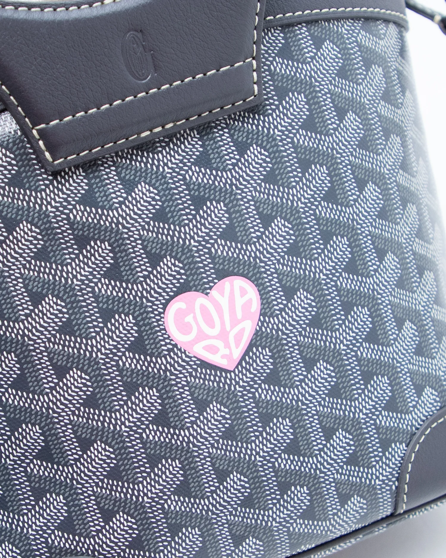 Coeur Goyardine Mini Beluga Bag