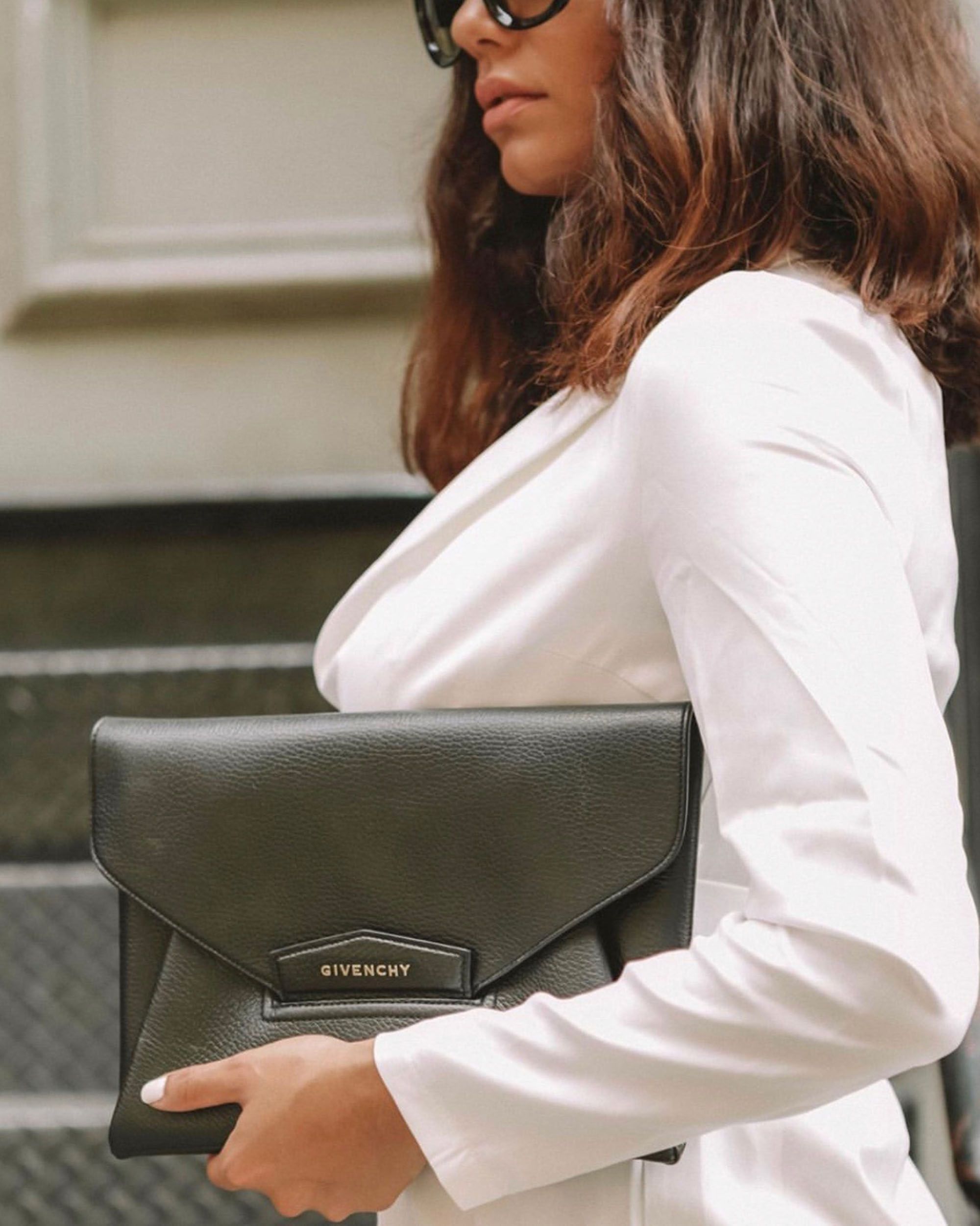 Givenchy Medium Antigona Envelope Clutch | Vivrelle