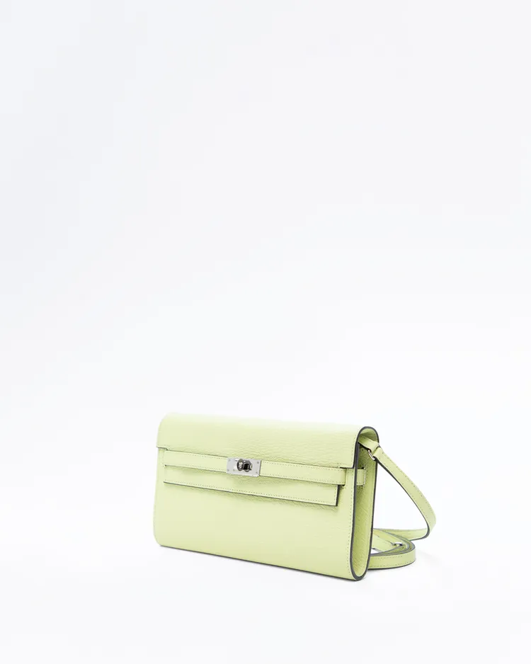 Alternate view angle of Kelly Classique To Go Wallet