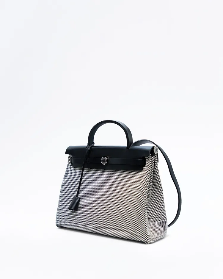 Alternate view angle of Herbag Zip 31 Bag