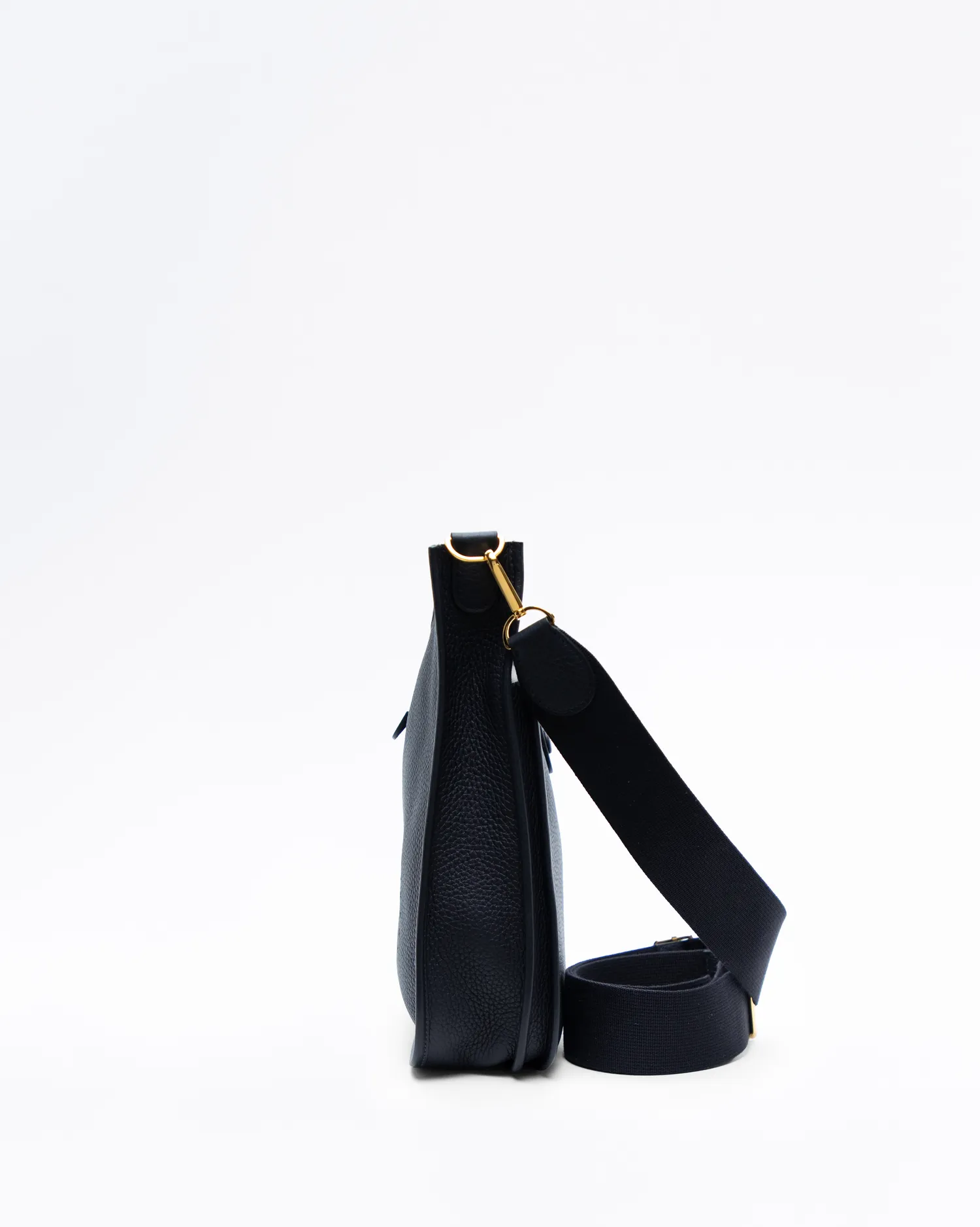 Evelyne III 29 PM
