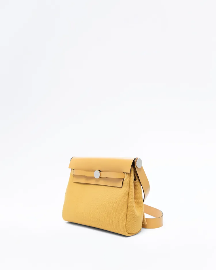 Alternate view angle of Herbag Zip 20 Bag