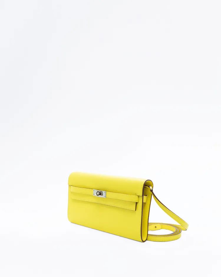 Alternate view angle of Kelly Classique To Go Wallet