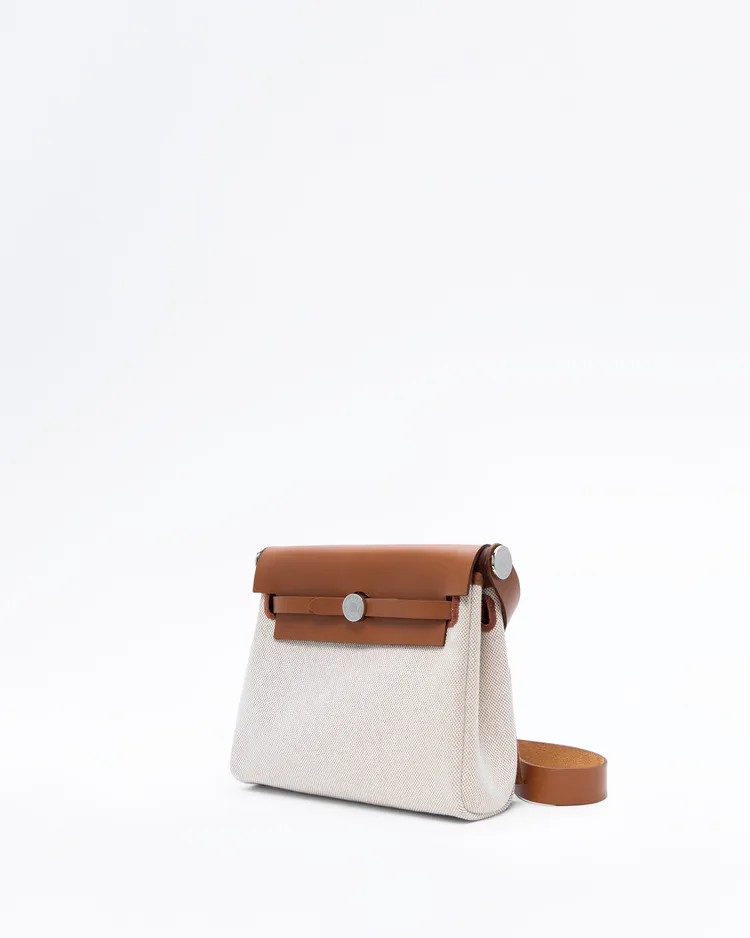 Alternate view angle of Herbag Zip 20 Bag