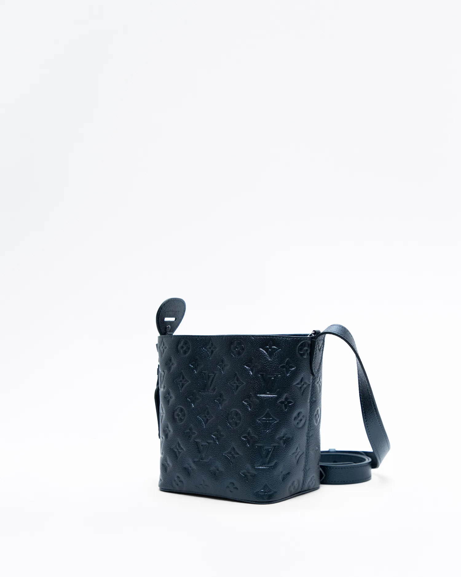 Monogram Iridescent All In BB