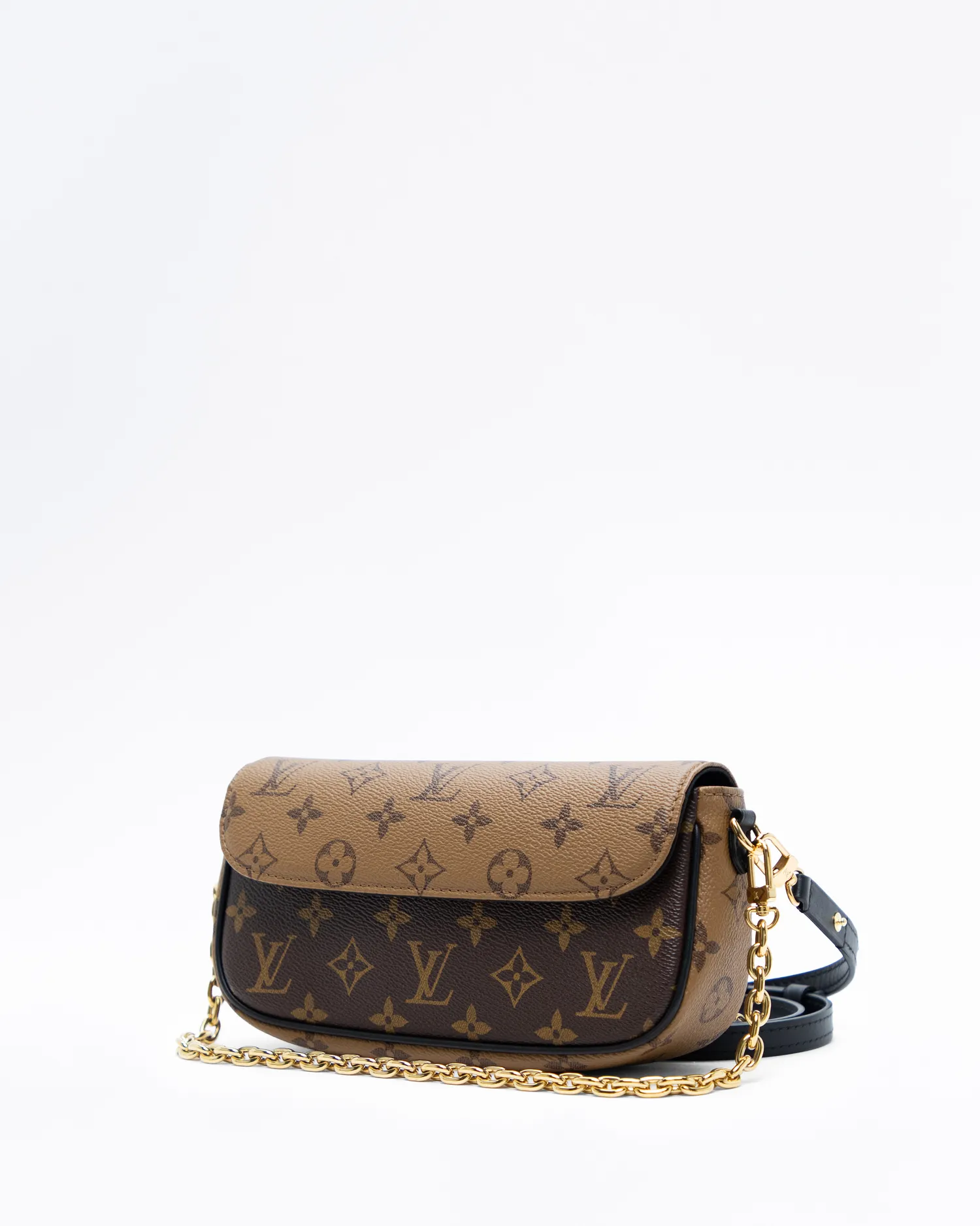 Monogram Reverse Ivy Wallet on a Chain
