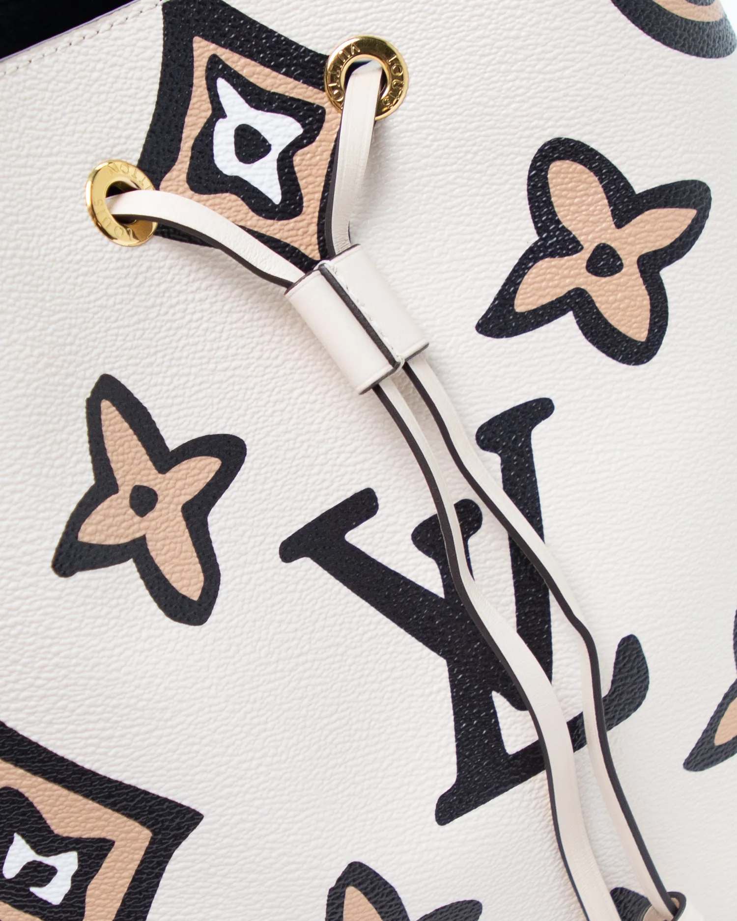 Monogram Giant Wild At Heart Neonoe MM