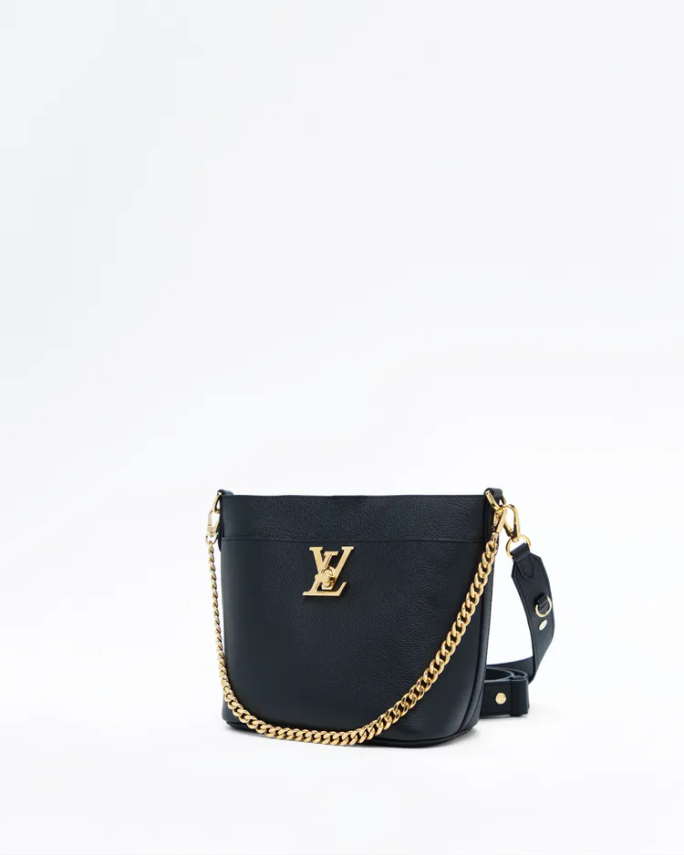 Alternate view angle of Lock and Walk Bucket Bag
