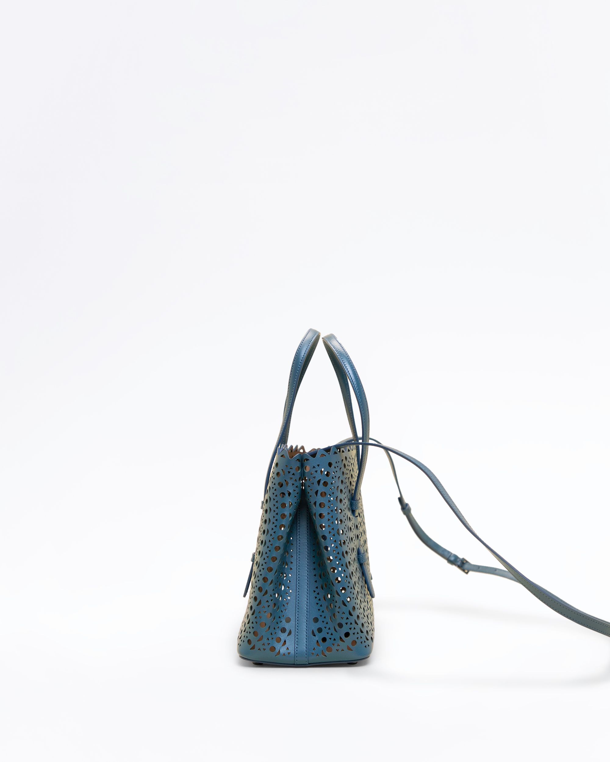 Maison Alaia Vienne Wave Mina 25 Bag | Vivrelle